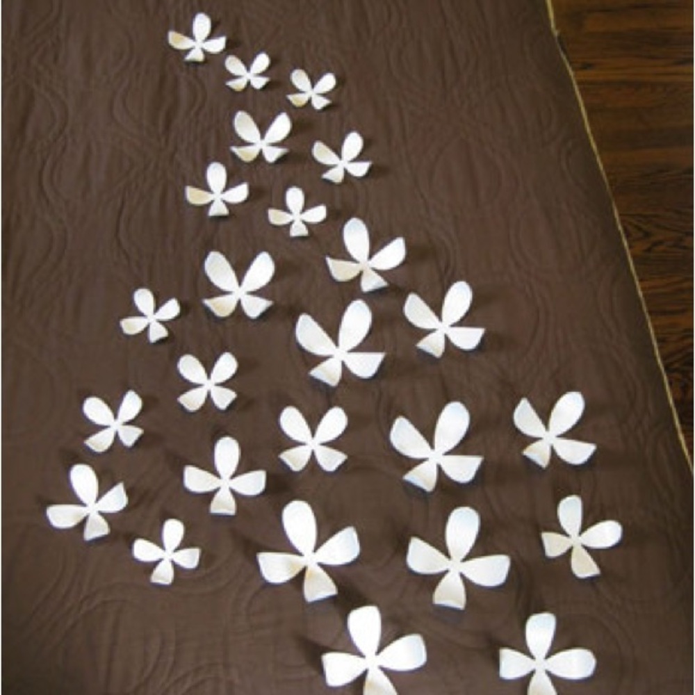 Umbra magnetic wall flowers